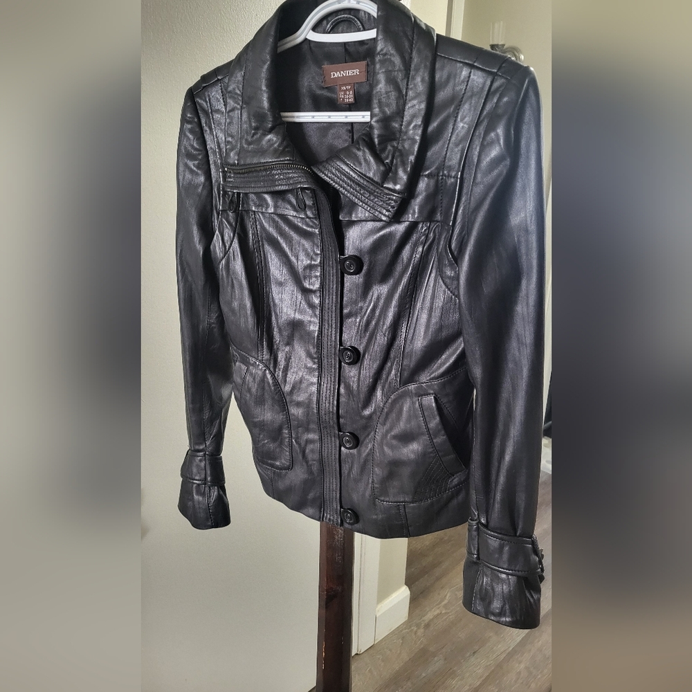 Danier leather sz Small